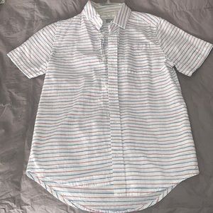 Short sleeved button down